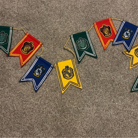 U.S Harry Potter Garland - Picture 2 of 6
